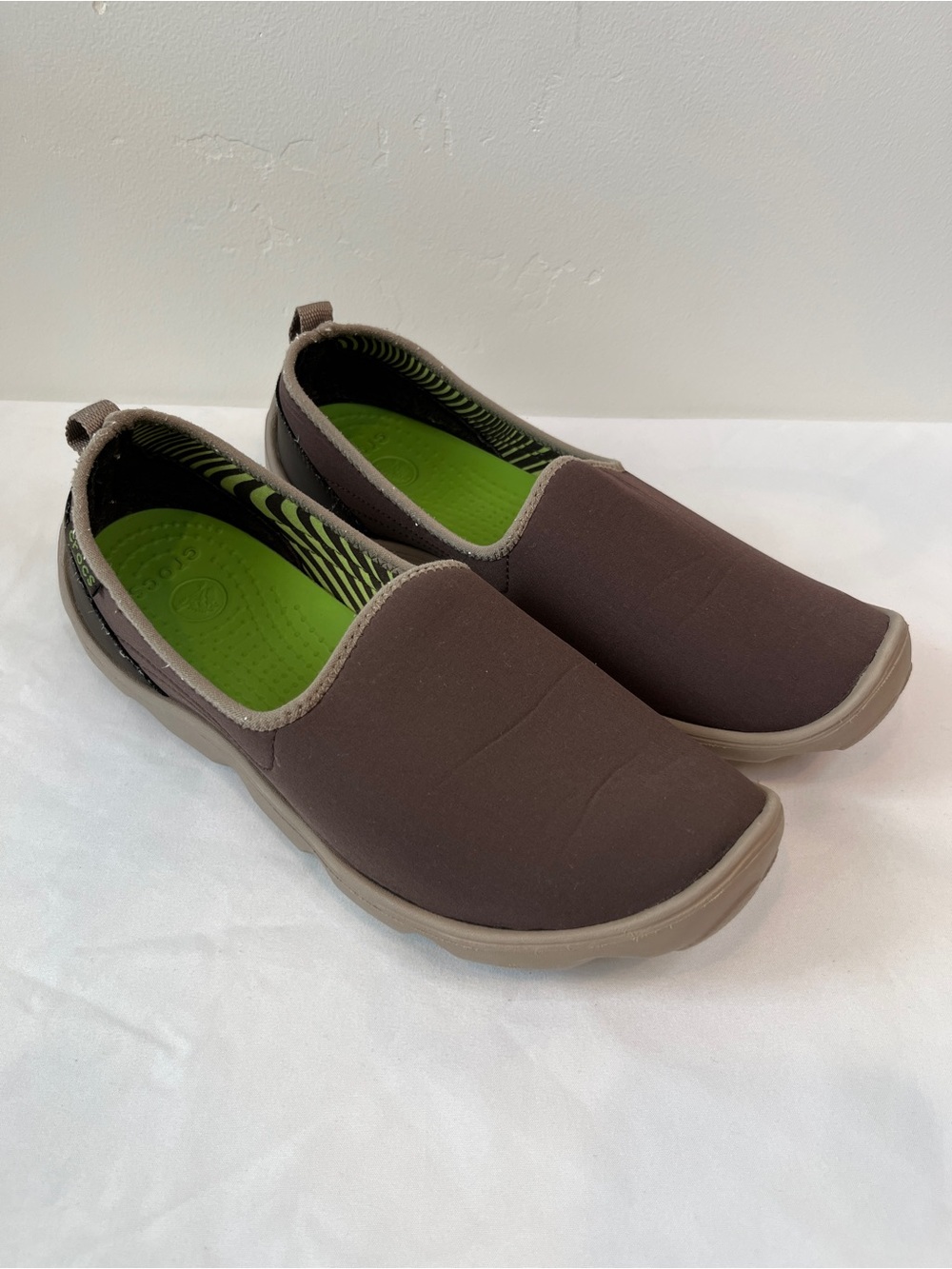 Crocs Duet Busy Day Skimmer Brown Lime Green Slip On Shoes Womens W8 14698